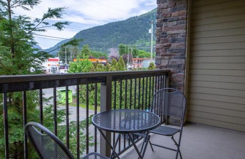 Harrison Hot Springs Apartamento | Beachy 2 Bed Studio Suite, Balcony and 4 Min to Lake