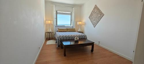 Praia de Santa Cruz Apartamento | Beachy 2Bdrm in Santa Cruz w/stunning Ocean View!