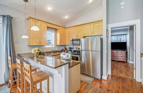 Bel Air Casa | Beachy 3BR Retreat w/Pool, Balcony & Dog Friendly