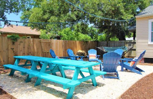 Navy Point Casa | Beachy Bungalow for Family Fun! Walk to beach!