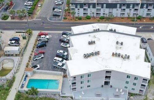 North Myrtle Beach Apartamento | Beachy Condo Right on Oceanfront