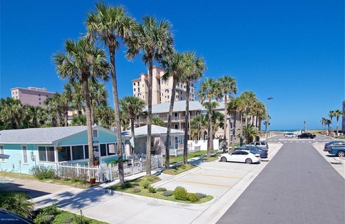 Jacksonville Beach Cabaña | Beachy Cottage por el mar