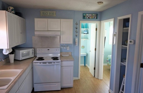 Ocean City Beach Casa | Beachy Day - Sunny, Bright and Charming Beach Bungalow
