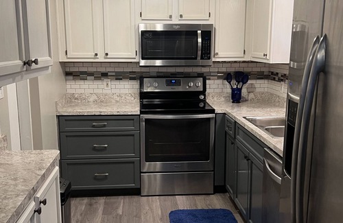 Forest Hills Casa | Beachy Holiday Home- 3/2 up to 5 guests
