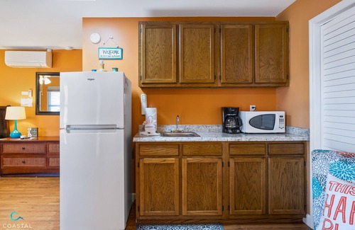 Isle of Palms Condominio | Beachy Isle of Palms Studio Condo only 1 Block From BEACH. King Bed!!