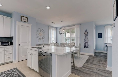 Galveston Cabaña | Beachy Keen-New Ocean Side Cottage- Now Pet Friendly!