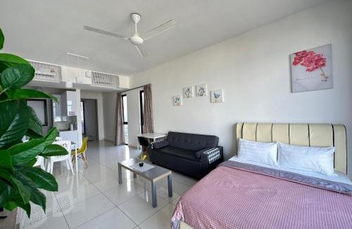George Town Apartamento | Beacon Exec Suites# Msg Chair#Disney Hotstar