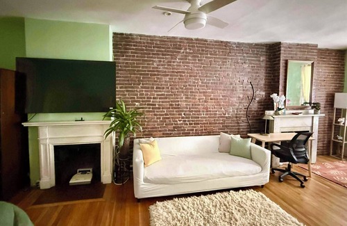 Beacon Hill Apartamento | Beacon Hill Studio with Full Kitchen, Close to MGH, Train, Boston Common