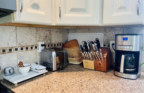 Beacon Casa | Beacon,Hudson Valley, 4bedroom 2bath, Sleeps 7, Pool, Hot Tub, Wifi,1.5m to town