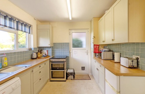 Emsworth Cabaña | Beacon Square, Emsworth - una casa familiar con capacidad para 8 personas en 3 habitaciones