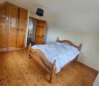 Skibbereen Casa | Beacon View House 4-Beds Sleeps 8 Parking