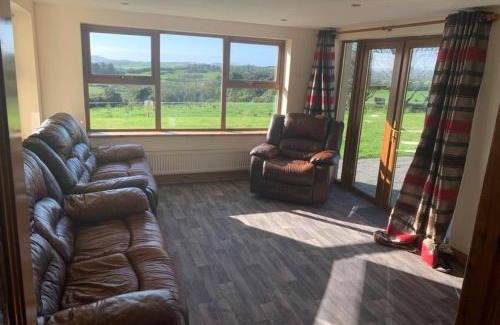 Skibbereen Casa | Beacon View House 4-Beds Sleeps 8 Parking