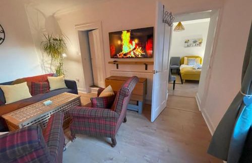 Murthly Casa | Beadles Cottage Lux Family Haven