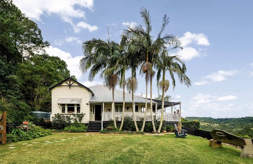 Montville Casa | Beam Creek Cottage in Montville