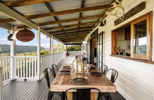 Montville Casa | Beam Creek Cottage in Montville