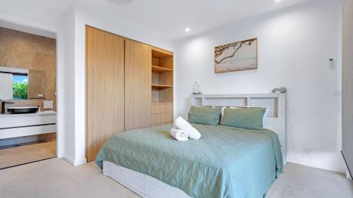 Vincentia Casa | Beam Hideaway - Pool, Spa & all the additional lux