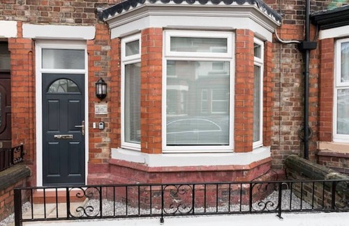 Warrington Casa | Beamont House - Four bedroom all en-suite house