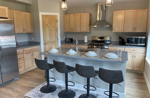 Kachemak Cabaña | Bear Canyon Cottages - Birch House