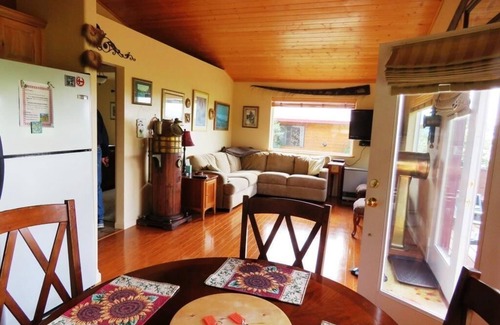 Kachemak Casa | Bear Canyon Cottages - Casa del pájaro