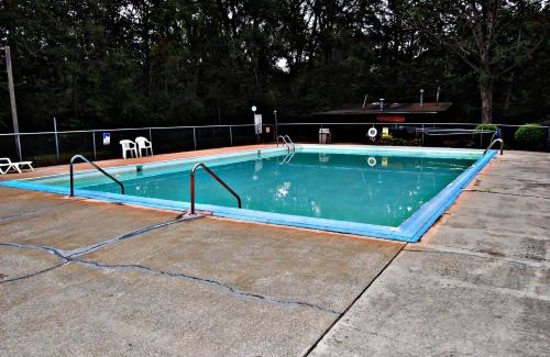 Buchanan Otro | Bear Cave Camping Resort