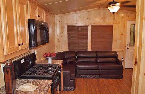 Buchanan Otro | Bear Cave Camping Resort