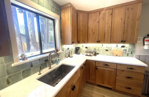 Pioneer Trail Casa | Bear Claw Trails - Dogs + Remodeled + Awesome Yard