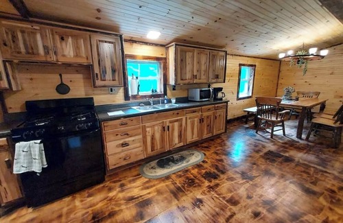 Ovid Cabina | Bear creek cabin, peaceful escape