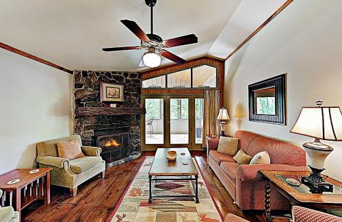 Sapphire Casa | Bear Creek Cabin