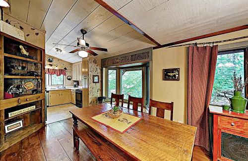 Sapphire Casa | Bear Creek Cabin