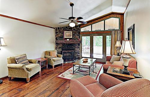 Sapphire Casa | Bear Creek Cabin