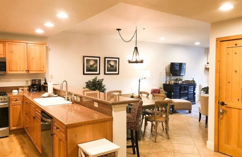 Mountain Village Condominio | Bear Creek Lodge 111a 1 Bedroom Condo by Alpine Lodging Telluride