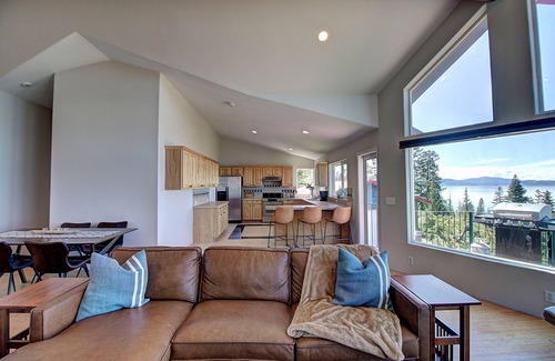 Bigfork Casa | Bear Dance Retreat- Private Cherry Orchard