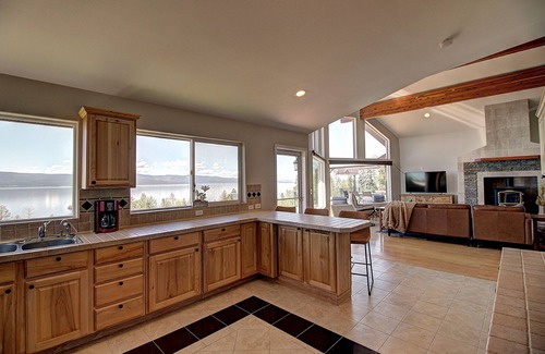 Bigfork Casa | Bear Dance Retreat- Private Cherry Orchard