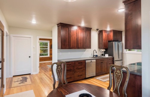 Bigfork Casa | Bear Den at Henry Creek Orchard