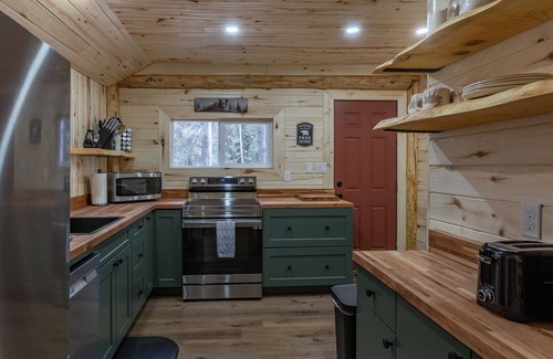 Island Park Cabina | Bear Den ⁓ Fire pit ⁓BBQ ⁓Yellowstone