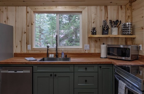 Island Park Cabina | Bear Den ⁓ Fire pit ⁓BBQ ⁓Yellowstone