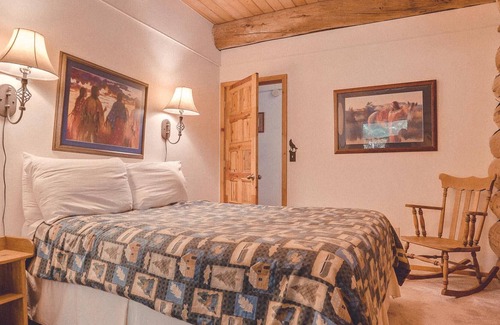 Welches Casa | Bear Den Log Cabin