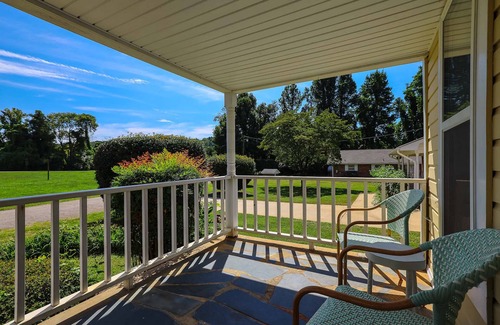 Helen Cabaña | Bear Footin Cottage - June Special - Free Round of Mini-Golf