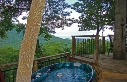 Bryson City Casa | Bear Hug Cabin