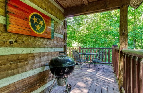 Wears Valley Casa | Bear Hug Too Cabin