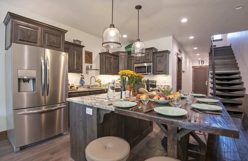 Victor Casa | Bear Lair at Teton Valley Idaho - Jackson Hole