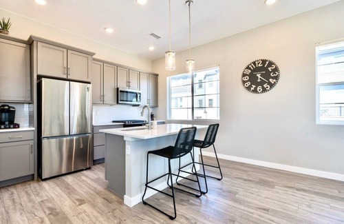 Twin Lakes Casa | Bear Lodge DenverRetreat/Modern/Fireplace/Garage