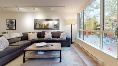 Village North Apartamento | Bear Lodge, Whistler Village - Spectacular Location on Village Stroll, Designer Remodel