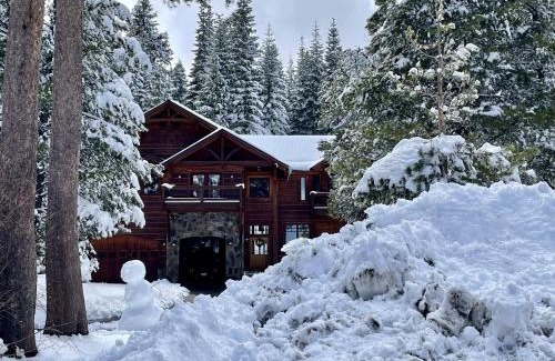 Truckee Casa | Bear Meadows Lodge - Hot Tub - Tahoe Donner Home