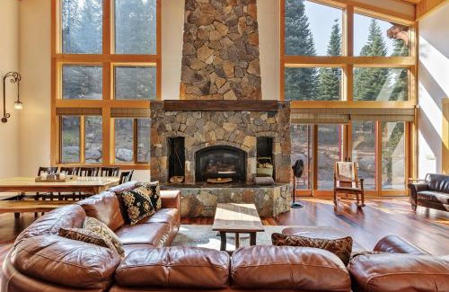 Truckee Casa | Bear Meadows Lodge - Hot Tub - Tahoe Donner Home