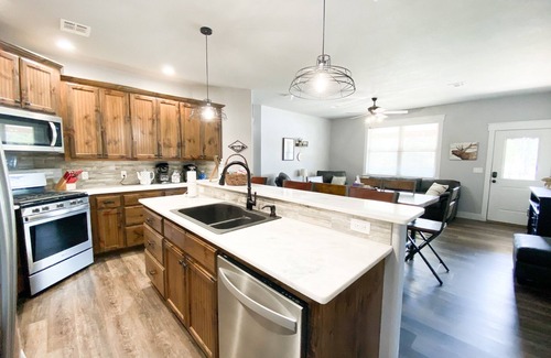 Gowen Casa | Bear Mountain Lakehouse on Privately-Owned Lake