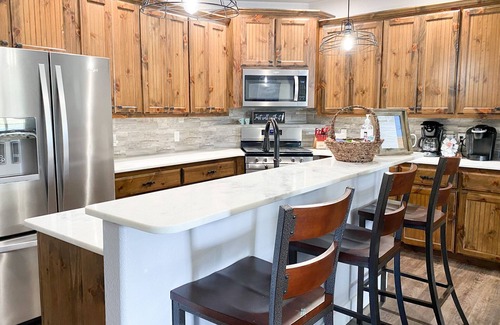 Gowen Casa | Bear Mountain Lakehouse on Privately-Owned Lake
