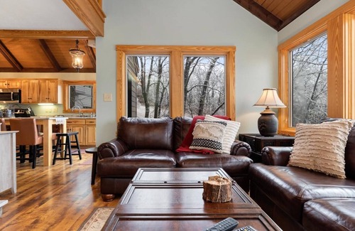 Treeloft Casa | Bear Necessities with Wintergreen Advantage