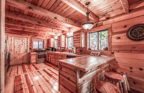 Cloudcroft Casa | Bear Paw Cabin near Lincoln National Forest 2,400 sq. ft.