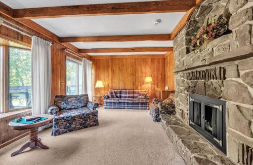 Cabins Casa | Bear Paw Cottage- 12 mins to Seneca Rocks cottage